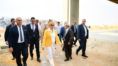 وزيرة البيئة تتفقد مصنع إنتاج الأسمدة العضوية من مخلفات الدباغة والصناعات الجلدية بمنطقة الروبيكي | صور 