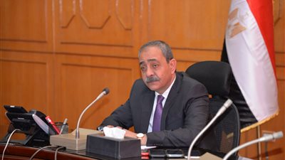 محافظ الإسماعيلية يوجه بتدقيق بيانات الفلاحين الصادر لهم كارت الفلاح تلافيًا لمشاكل صرف الأسمدة