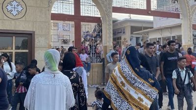 المسلمون يشاركون المسيحيين الاحتفال بالشهيد مارجرجس في الأقصر لليوم الثالث | صور