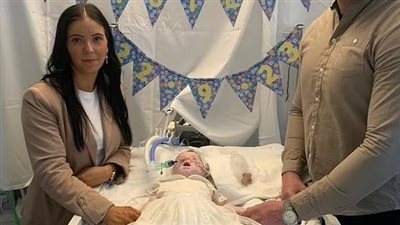 إيطاليا حاولت إسعافها وبريطانيا قضت بفصل الأجهزة عنها قبل وفاتها.. صغيرة تدق ناقوس الخطر بشأن علاج لمرض نادر