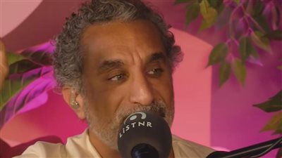 باسم يوسف عن فيديو ادعاء ممرضة إدارة حماس لمستشفى الشفا بـ غزة: مزيفة وقفازاتها نظيفة