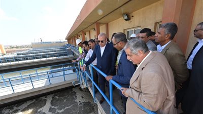 وزير الإسكان يوجه بالاستعانة بشركات متخصصة لإدارة وصيانة محطات مياه الشرب