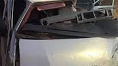 إصابة شخصين في تصادم سيارة ميكروباص بشاحنة غرب الأقصر