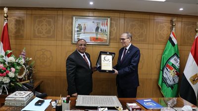 رئيس قضايا الدولة يستقبل رئيس النيابة الإدارية 