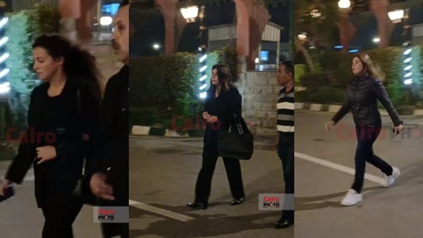 نجوم الفن في عزاء