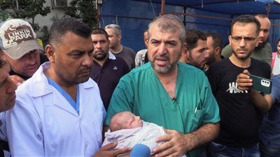 بعد اقتحام العدو الإسرائيلي لساحات وأجزاء من مجمع الشفاء الطبي.. منير البرش: لا تعاون مع الاحتلال