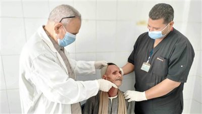 توقيع الكشف الطبي على 1764 حالة خلال قافلة بقرية الإدارة مركز ملوي بالمنيا