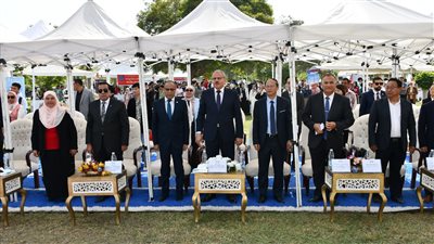 رئيس جامعة قناة السويس يشهد ملتقى التوظيف الرابع للشركات الصينية العاملة في مصر