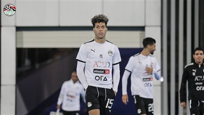 مدرب المنتخب يحتوي غضب إمام عاشور عقب نهاية مباراة جيبوتي 