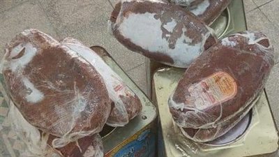صحة بورسعيد تُعلن إحباط بيع لحوم وجبن وعجوة غير صالحة للاستهلاك الآدمي | صور