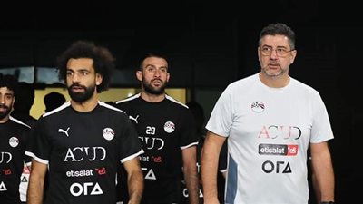 فيتوريا في حيرة بسبب تألق رباعي الهجوم قبل قائمة كأس أمم إفريقيا 