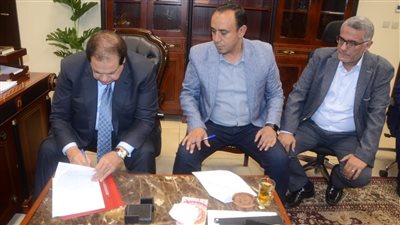 تفاصيل تنازل رجل الأعمال محمد أبو العينين عن مليون متر أراضي بمدينة الشروق لوزارة الإسكان | خاص