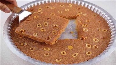 طريقة عمل البسبوسة بالسميد وجوز الهند للشيف هالة فهمي.. بسبوسة الحلواني 