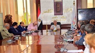 محافظ الأقصر: لا تهاون مع التجار المحتكرين