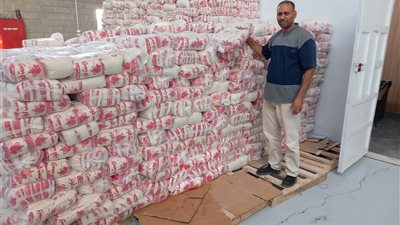 تموين سوهاج: البدء في توزيع 400 طن سكر للمواطنين بسعر 27 جنيهًا للكيلو | صور