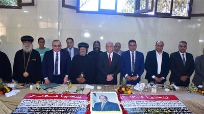 بـ تورتة كبيرة تحمل علم مصر.. قيادات الأقصر يحتفلون بمولد مارجرس