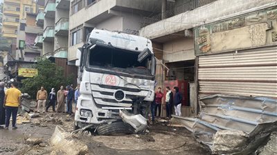 غلبه النوم.. ضبط سائق الشاحنة المتسبب في تدمير 4 محلات تجارية بالدقهلية 