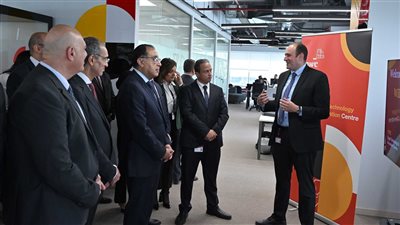 رئيس الوزراء يتفقد مركز مصر للتكنولوجيا والابتكار