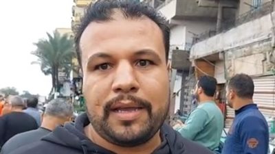 اصطدام سيارة نقل ثقيل بـ 4 محلات تجارية بالدقهلية.. ومتضرر: السواق كان نايم | بث مباشر