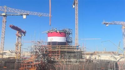 تفاصيل تركيب مصيدة قلب المفاعل للوحدة النووية الثانية بمحطة الضبعة | بث مباشر