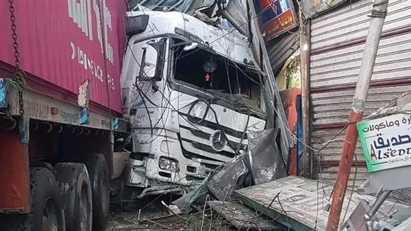 اصطدام سيارة نقل