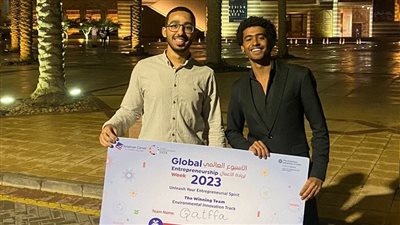 طلاب زراعة عين شمس يحصدون المركز الأول في مسابقة هاكاثون الجامعة الأمريكية| صور