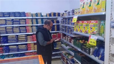 ضبط 105 مخالفات متنوعة خلال حملات على المخابز البلدية والأسواق بالمنيا