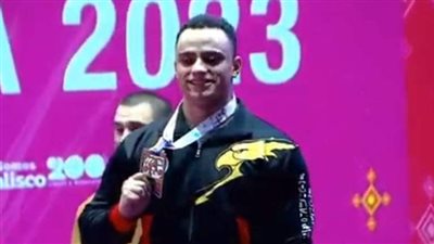 الناشئ محمد عبد المنعم ابن بني سويف يفوز بذهبية الخطف في بطولة العالم لرفع الأثقال 