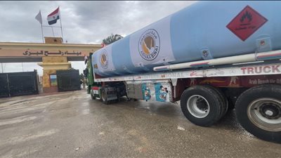 مصدر: مضاعفة كميات المساعدات الإنسانية والسولار وإدخال الغاز إلى قطاع غزة