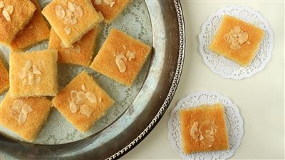 طريقة عمل الهريسة الفلسطينية.. كيفية عمل هريسة فلسطينية على أصولها؟