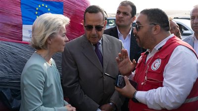 المفوضية الأوروبية تشكر مصر والهلال الأحمر على جهود إيصال المساعدات الإنسانية إلى غزة 