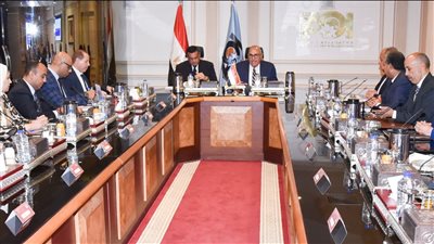 العربية للتصنيع والتنمية المحلية يتابعان تنفيذ مشروعات البنية التحتية لمنظومة المخلفات بالمحافظات