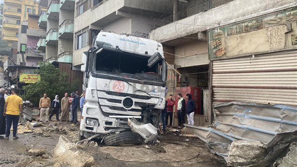 اصطدام السيارة والمحال