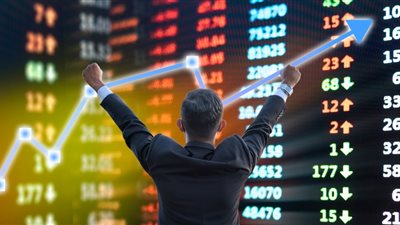 أسواق الأسهم تصعد بقوة بعد توقعات المحللين بتيسير السياسة النقدية