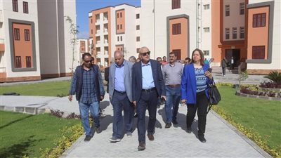 مسئولو الإسكان يطالبون بالانتهاء من تنفيذ المشروعات السكنية بمدينة العاشر من رمضان 