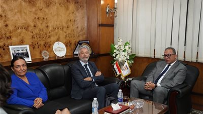 معهد التخطيط القومي يستقبل مدير معهد دراسات الاقتصاد الزراعي الفرنسي لبحث سبل التعاون