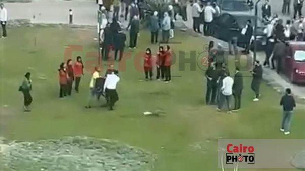 لحظة خروج الموظفين