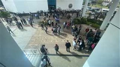 تفاصيل اختناق 19 شخصا من رائحة الغاز بالقرية الذكية.. والبترول: ليس تسريبا| بث مباشر