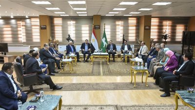 البنك الزراعي يواصل مسيرة مبادرة إيد بإيد لدعم الأسر الأكثر احتياجا في الشرقية