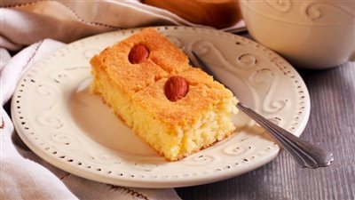 طريقة عمل الهريسة بالسميد.. جربيها الآن بأسهل المقادير من مطبخك