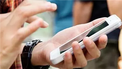 عالم أزهري: لا يجوز دخول الحمام بموبايل عليه قرآن كريم