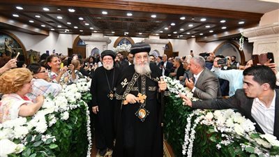 البابا تواضروس يترأس القداس الإلهي بكاتدرائية الإسكندرية ويبدأ مراسم ترقية عدد من الكهنة