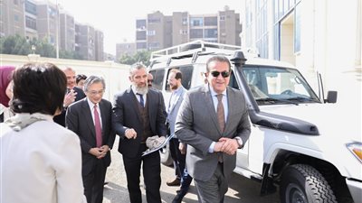 وزير الصحة يشهد استلام سيارات نقل اللقاحات المبردة المقدمة من اليابان | صور