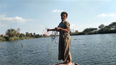 عم سيد كروان النيل بالمنوفية: شغال صياد من 42 سنة ومش عايز ولادي يورثوا المهنة| صور