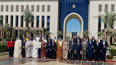 الهيئة العامة للاستثمار تبحث فرص زيادة الاستثمارات البحرينية بمصر