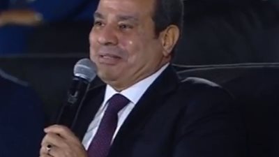 على أنغام أنا دمي فلسطيني.. السيسي يطلق إشارة بدء تحرك قوافل المساعدات لغزة