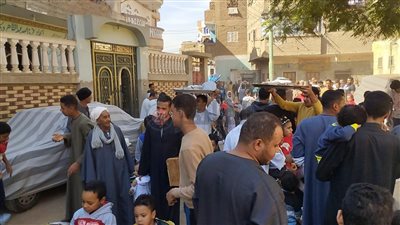 وفاءً بنذر جدودنا.. أهالي قرية النزلة في قنا يحيون ذكرى رحيل الطاعون بأكبر وليمة طعام
