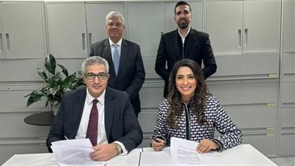 جانب من توقيع مذكرة