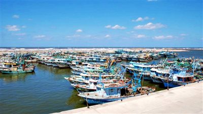 لليوم الثاني.. توقف حركة الملاحة والصيد بميناء البرلس وسواحل كفر الشيخ