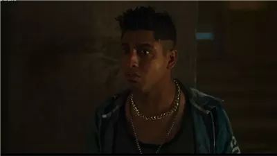 محامٍ يتهم كروان مشاكل بتهديده بالخطف وسبه بألفاظ خادشة